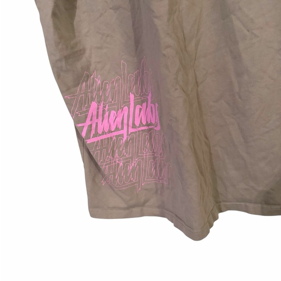 Aliens Labs Gray & Purple Graphic T-Shirt | Size XL - Picture 5 of 6